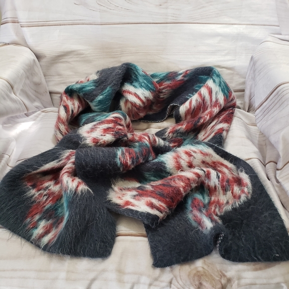 Anthropologie Accessories Madison 88 Fuzzy Blanket Scarf Wrap Blue Blurry Rose Print